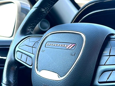 Used 2023 Dodge Durango GT image 31