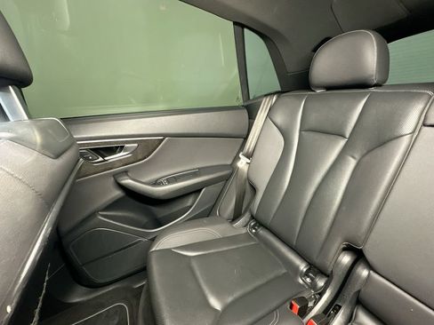 Used 2019 Audi Q8 Prestige w/ Adaptive Chassis Package AWD/4WD image 12
