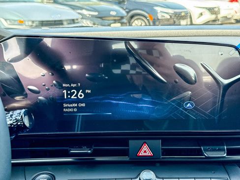 Used 2025 Hyundai Elantra SEL FWD image 16