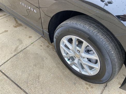 Used 2023 Chevrolet Equinox LS w/ LS Convenience Package image 31