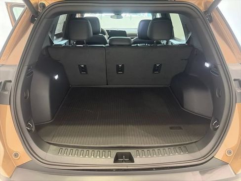 New 2027 Chevrolet Equinox LT w/ Convenience Package II FWD image 14