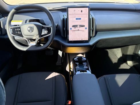 New 2026 Volvo EX30 Plus w/ Protection Package Premier image 10