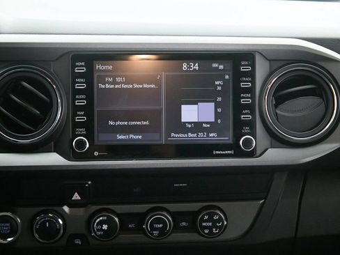Used 2020 Toyota Tacoma TRD Sport AWD/4WD image 31