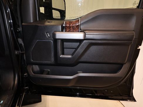 Used 2017 Ford F250 Platinum w/ Platinum Ultimate Package image 20