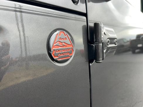 Used 2022 Jeep Gladiator Mojave w/ Trailer Tow Package image 11