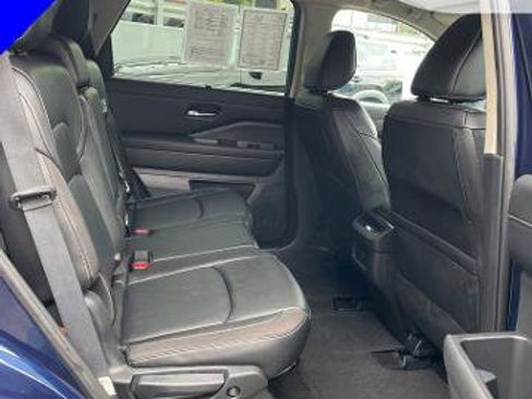 Certified 2024 Nissan Pathfinder SL AWD/4WD image 19
