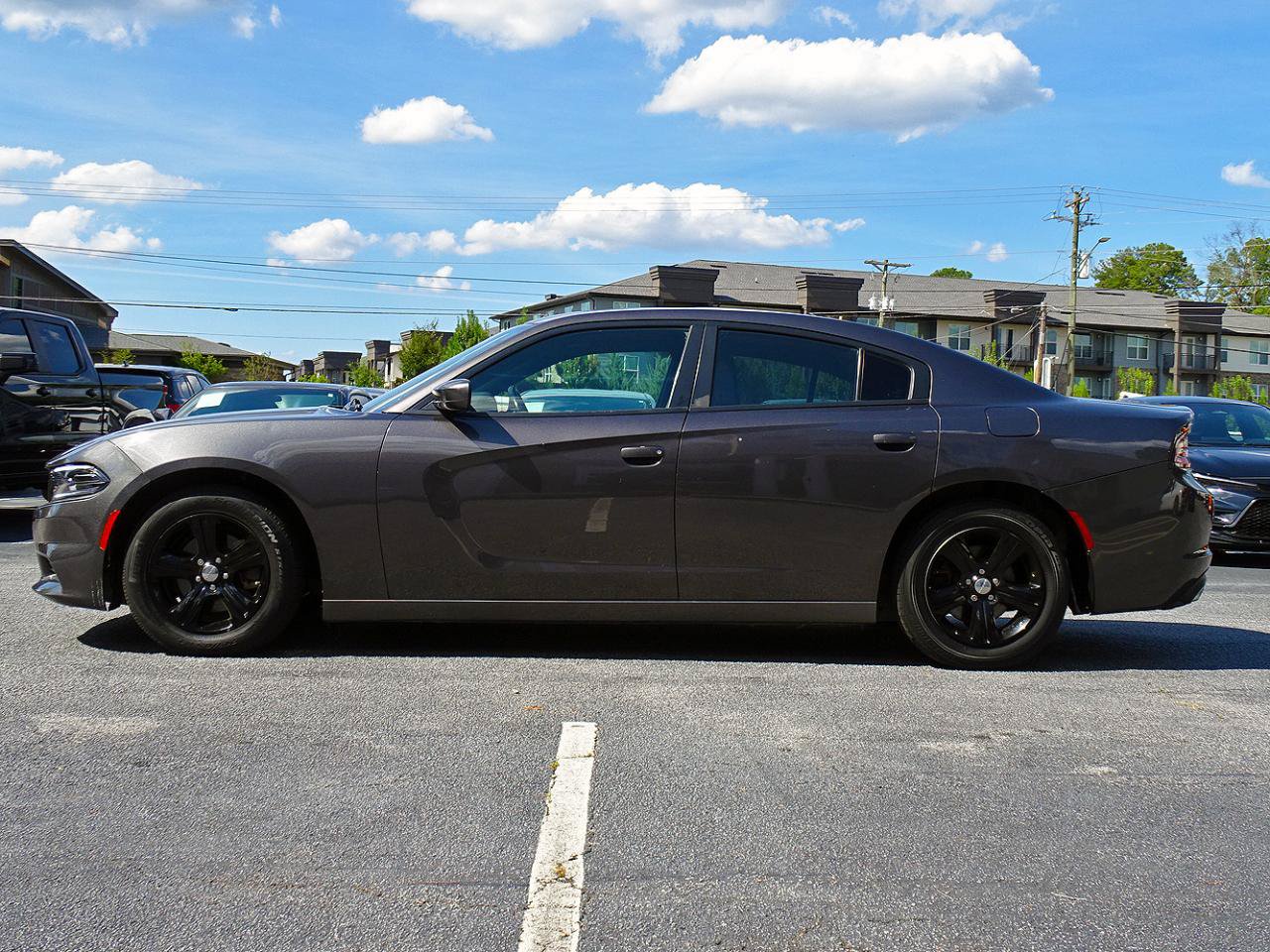 Used 2021 Dodge Charger SXT w/ Leather Interior Group RWD image 5