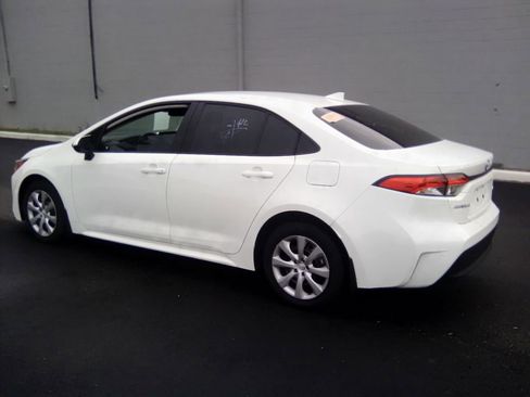 Used 2026 Toyota Corolla LE FWD image 11