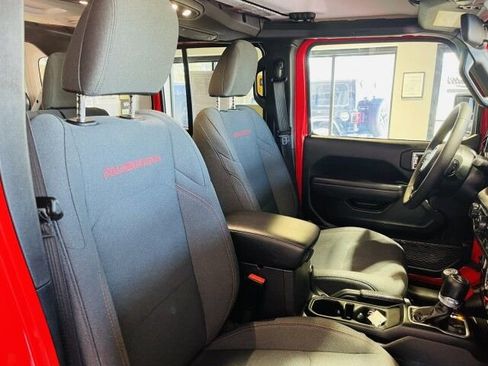 Used 2025 Jeep Wrangler Unlimited Rubicon AWD/4WD image 11