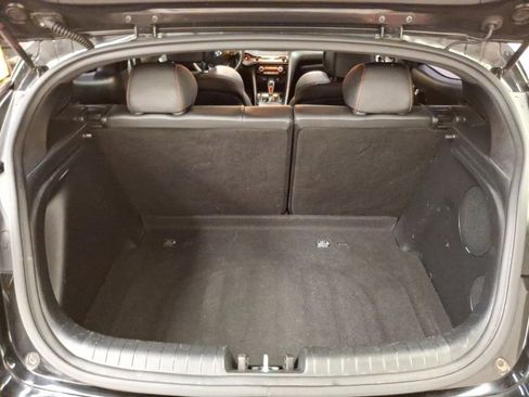 Used 2019 Hyundai Veloster Turbo image 11