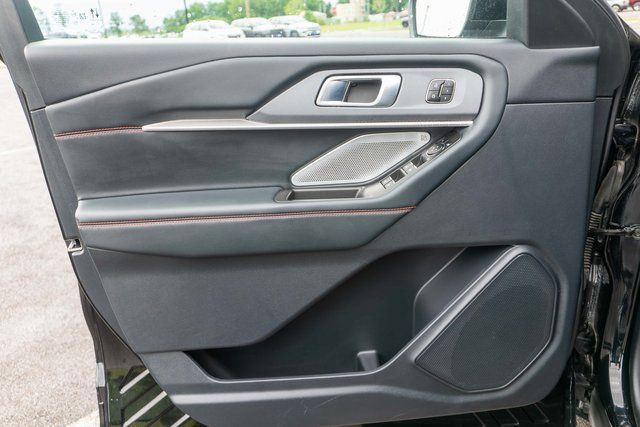Used 2025 Ford Explorer ST AWD/4WD image 20