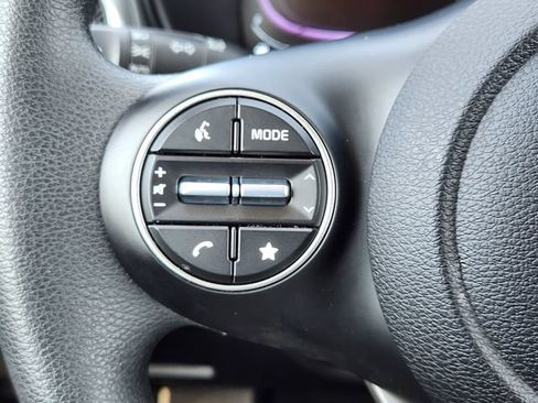 Certified 2025 Kia Soul LX w/ LX Technology Package FWD image 27