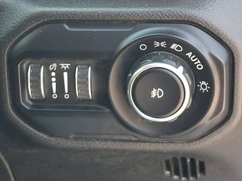 Used 2021 Jeep Wrangler Unlimited Sport AWD/4WD image 24