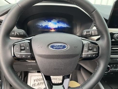 Certified 2022 Ford Escape SEL w/ Technology Package image 9