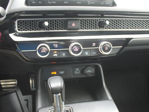 Used 2023 Honda Civic Sport image 11