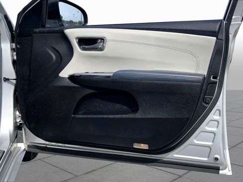 Used 2013 Toyota Avalon XLE Touring FWD image 22
