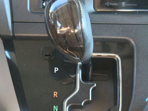 Used 2015 Toyota Sienna XLE w/ XLE Navigation Package FWD image 23