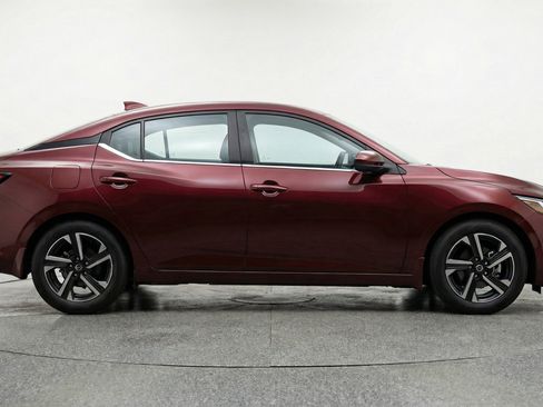 Used 2025 Nissan Sentra SV image 11