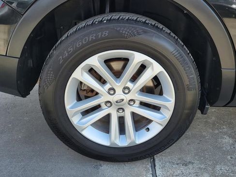 Used 2015 Ford Explorer XLT w/ Equipment Group 201B FWD image 27