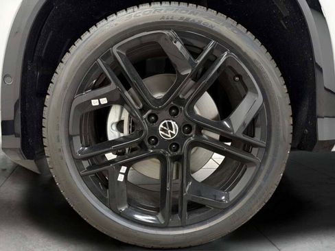 Used 2025 Volkswagen Tiguan SE R-Line AWD/4WD image 21