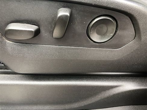 Used 2021 Chevrolet Tahoe LT image 12