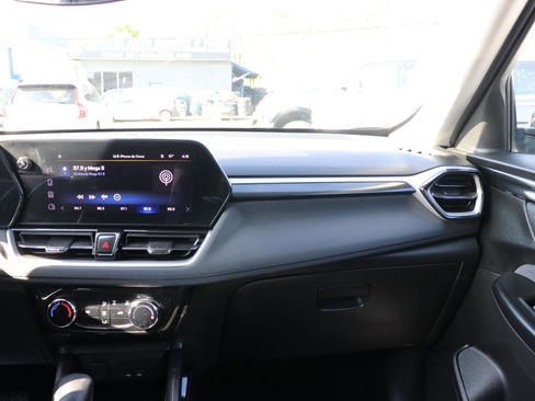 Used 2025 Chevrolet TrailBlazer LT image 18