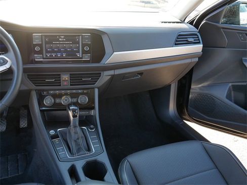 Certified 2024 Volkswagen Jetta SE image 23