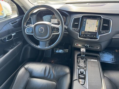 Used 2020 Volvo XC90 T6 Momentum image 20