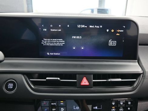 Used 2024 Kia Seltos EX FWD image 25