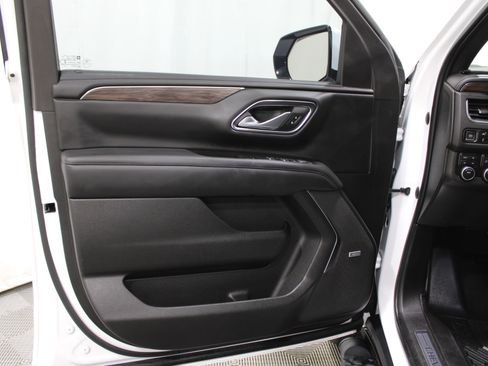 Used 2023 Chevrolet Suburban Z71 image 6