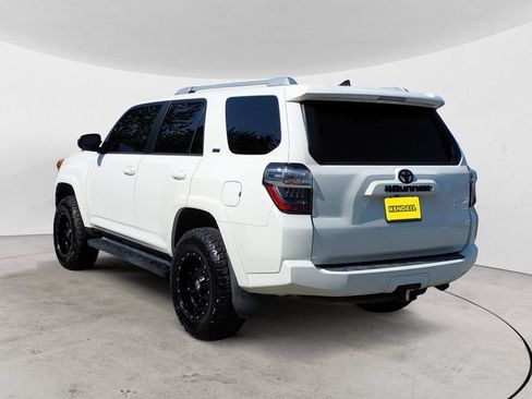 Used 2016 Toyota 4Runner SR5 AWD/4WD image 7