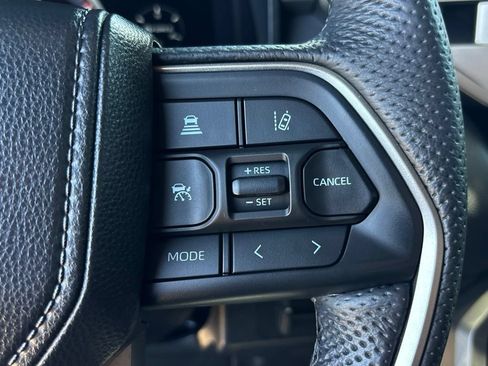 Used 2025 Toyota Tundra Limited AWD/4WD image 21