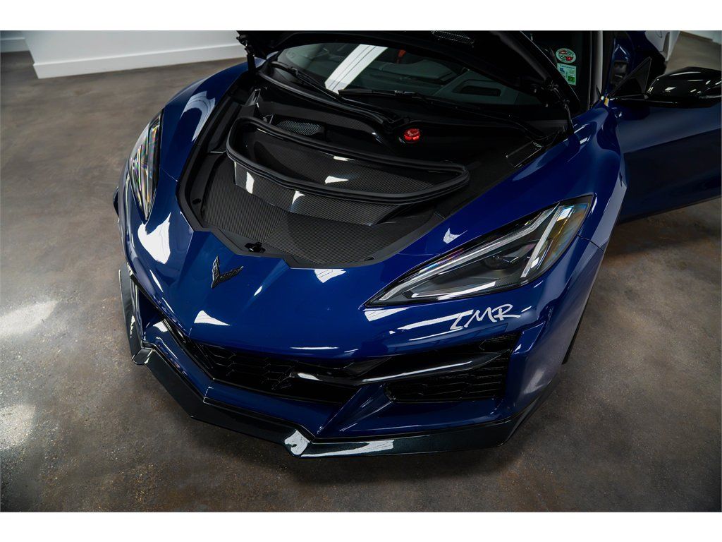 Used 2025 Chevrolet Corvette E-Ray w/ Stealth Interior Trim Package AWD/4WD image 35