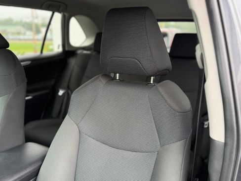 Used 2024 Toyota RAV4 LE AWD/4WD image 9