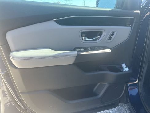 Used 2025 Honda Pilot Touring image 26