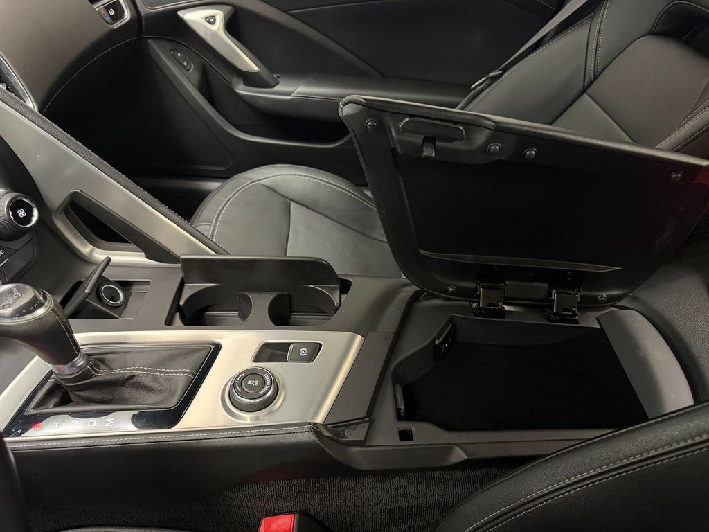 Used 2016 Chevrolet Corvette Stingray Convertible RWD image 15