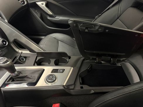 Used 2016 Chevrolet Corvette Stingray Convertible RWD image 15