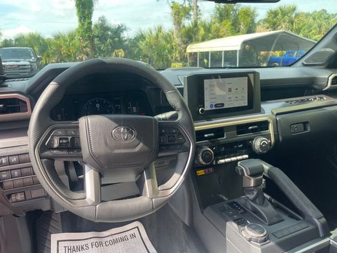 Used 2025 Toyota Tacoma SR5 AWD/4WD image 11