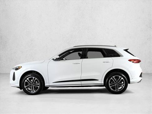 Certified 2025 Audi Q5 Premium w/ Convenience Package AWD/4WD image 9