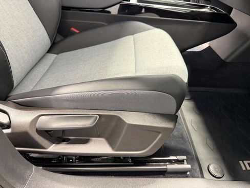 Used 2023 Volkswagen ID.4 Pro image 14