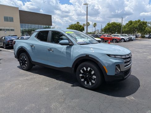 Used 2025 Hyundai Santa Cruz SE FWD image 1