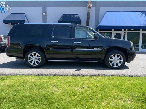 Used 2008 GMC Yukon XL Denali image 4