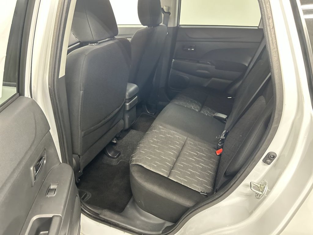 Used 2025 Mitsubishi Outlander Sport AWD image 19