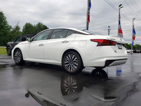 Used 2023 Nissan Altima 2.5 SV FWD image 8