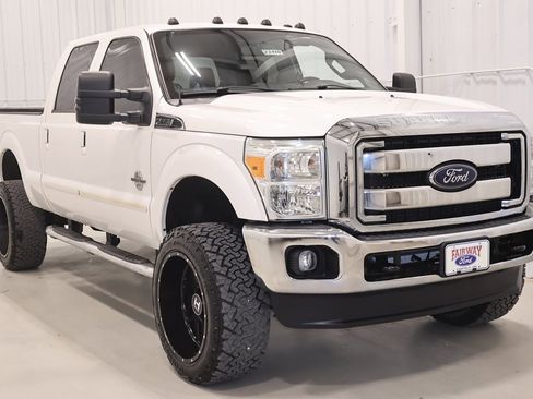 Used 2016 Ford F250 Lariat w/ Lariat Ultimate Package image 3
