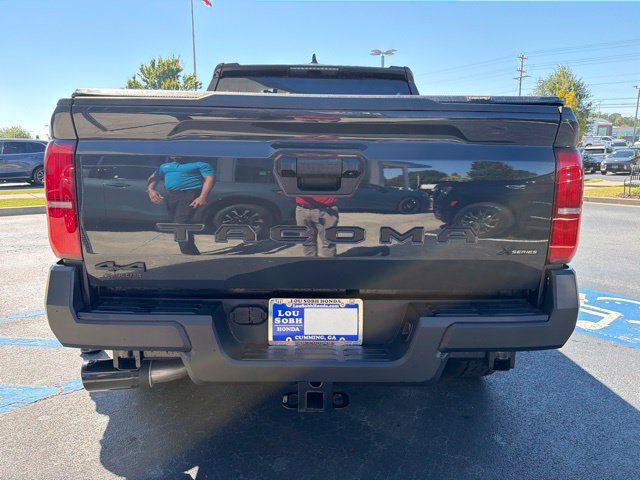 Used 2025 Toyota Tacoma SR AWD/4WD image 7