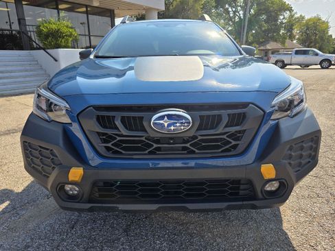 Used 2025 Subaru Outback Wilderness AWD/4WD image 2