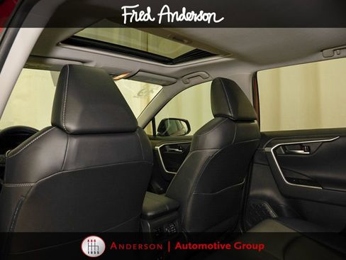 Used 2019 Toyota RAV4 Limited w/ Cold Weather Package AWD/4WD image 10
