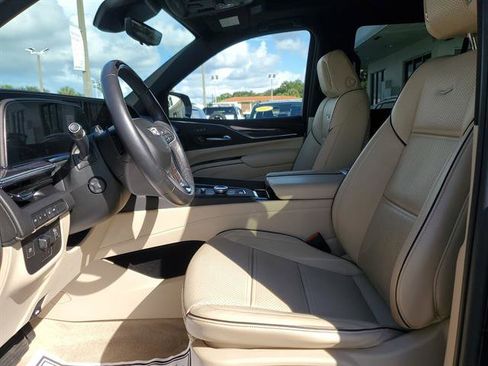 Used 2023 Cadillac Escalade Premium Luxury w/ Performance Package image 28