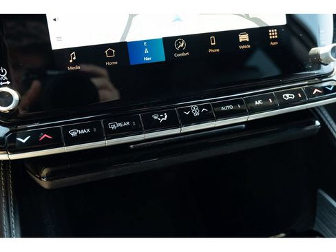 Used 2022 Jeep Wagoneer Series III w/ Premium Group I AWD/4WD image 29